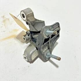 50290-t2f-a01 Acura 2015-20 Tlx Front Passenger Side Subframe Crossmember Mount Bracket Oem