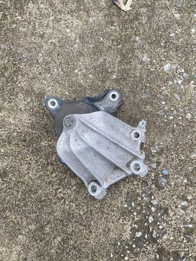 972.ac1u13 Acura 09-14 Tsx 2.4l Front Left Driver Engine Motor Mount Bracket Support Oem