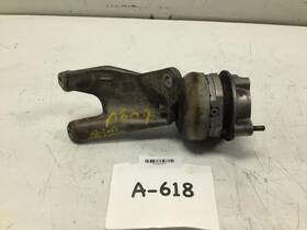 343.au1t07 Audi 2007 A8 Front Engine Motor Left Side Mount With Bracket Oem