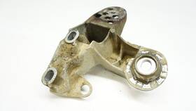 8e0199351m Audi 2006-2008 A4 2.0t Driver Engine Mount Bracket