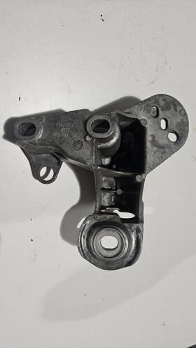 8e01993352r Audi 8e0199351s S4 B6 B7 Left And Right Front Engine Mount Bracket