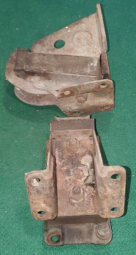 021-423 Austin Healey Original Motor Mount Brackets For 100/6 Bn4 And Bn6