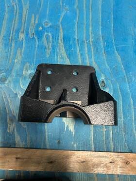 A1200024-022 Autocar A1200024022 Part Support Engine Frame Mount Bracket