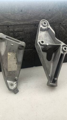 11811133362 Bmw 1.133.363 New Original E34 525i Engine Support Bracket Mounts Left And Right