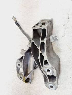 22-11-6-772-673 Bmw 2007 2008 2009 2010 X5 3.0l Left Engine Motor Mount Support Bracket