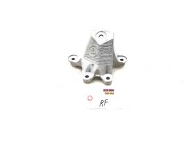 6861550 Bmw 2016-2019 750i G12 4.4l Right Pass Front Engine Mount Support Bracket Oem