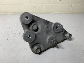 95265893 Buick Encore 2017 Automatic Transmission Mount Bracket Oem