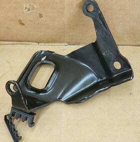 24508233 Camaro 95 - 02 Firebird 3.8 V6 Lh Lower Engine Lift Motor Bracket