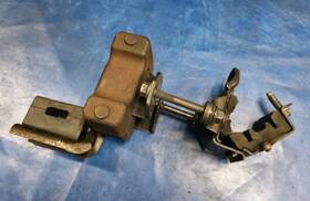 10303747 Chevrolet 96-02 Camaro Firebird 3.8l V6 Manual Transmission Torque Mount Bracket 97 98 99