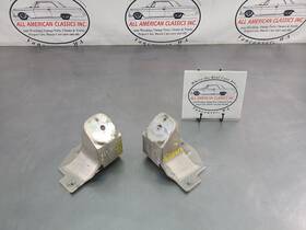 343.gm1y04 Chevrolet 2004 C5 Corvette Ls1 Engine Stand Motor Mount Pair Lh/rh - Oem