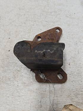 3725286 Chevrolet 1955-1962 Chevy Engine Mount Rh Auto Transmission