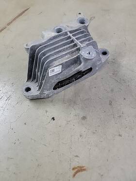 84062224 Chevrolet 2019-2023 Malibu Rs 1.5l Fwd Transmission Mount