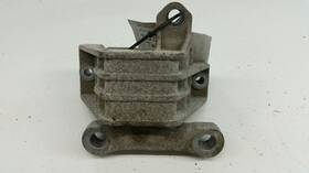 973.gm1j11 Chevrolet 2011 Chevy Malibu Engine Motor Mount Right Passenger 2008 2009 2010 2012