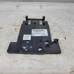 12561510 Chevrolet Truck 1999-2007 Silverado Sierra Yukon Escalade Engine Beauty Cover Bracket