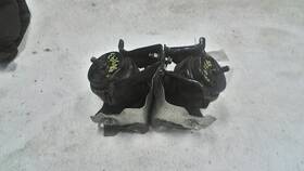 343.gm8s16 Chevrolet Truck 2016 Suburban 1500 Engine Mounts Chevy 914214