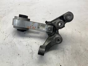 343.ch1f22 Chrysler 17-24 Pacifica 3.6l At Rear Engine Mount With Torque Strut T