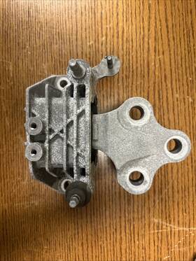 P68224742ad Chrysler Pacifica Automatic Transmission Mount 19 21 Low Mileage