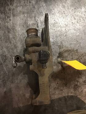 3957365 Cummins Isb 5.9 Engine Alternator Support Mount #