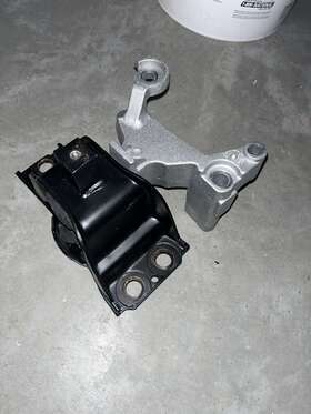Emt00158 Diy Solutions Engine Mount Kit-4 Piece And Transmission Kit Fits 2007 Sentra 2.0l