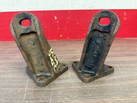 2gc-6038 Ford 1942 1946 1947 Truck Engine Motor Mounts Nos 126