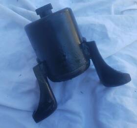 8v5z-6038-b Ford 2014 Fiesta Front Right Rh Passenger Side Motor Mount Torque Strut Oem