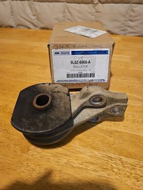 9l8z-6068-a Ford Used Genuine Mount