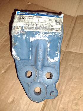 Bl3z-6038-c Ford Genuine Motor Mount Insolator Bl3z-6038c Fits F150 Models Lincoln Marklt