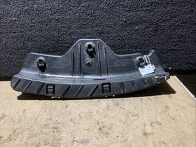 Cj54-17e841-aa Ford 2015 Escape Headlight Lower Bracket Ugc5g