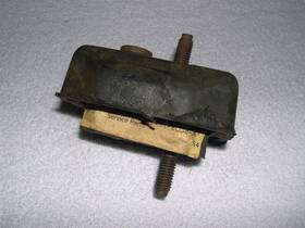 D8bz-6038-a Ford Nos 1978 1979 Fairmont Zephyr Engine Insulator Mount 302 Rh