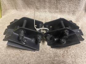 C6zz-6028 Ford Fomoco C6zz-6028/9-a Used Oem 1966-1970 Mustang Cougar Small Block V8 Frame Side Engine Mounts