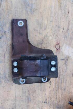 F85a-6b032-ba Ford Truck 1997 1998 1999 2000 2001 F150 Left Front Motor Engine Mount