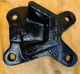 01-22935-001 Freightliner Engine Mount