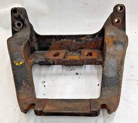 01-32276-000 Freightliner M2 Front Engine Support Cummins 6.7 Isb Motor Mount