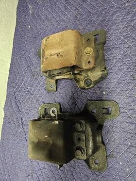 15979882 General Motors 96-02 Express 5.7l 8 Cylinder Engine Mount Set