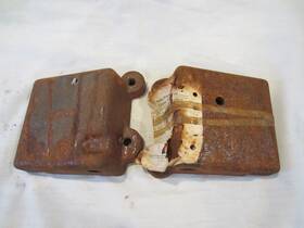 1885581 General Motors 1885580 1968-1972 Buick Skylark Big Block Engine Mount Pads Gm Used