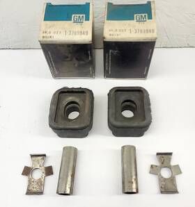 3789949 General Motors Nos 1954 1972 Chevy Gmc Truck Pickup Lower Rear Motor Mount Set 235 265 283 Usa