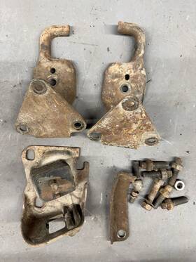 3978119 General Motors 1971-1977 Chevy Vega Monza Motor Engine Mounts Brackets Astre Starfire Skyhawk