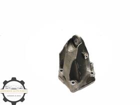21826-d2100 Genesis 2017 G90 Rwd 3.3l Left Driver Front Side Engine Mount Bracket Oem