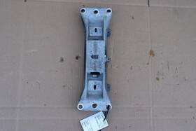 21830-b1150 Genesis 2017-2020 G80 Rwd 3.8l Transmission Crossmember Mount Bracket Oem