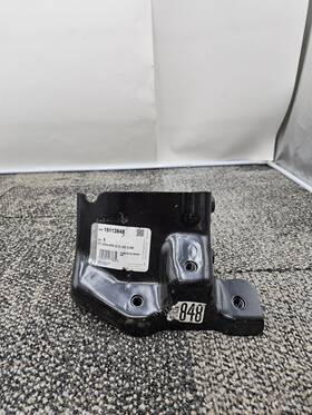 15113848 Gm Engine Mounting Bracket Left Driver Fits 1999-2007 Silverado