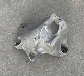 20841854 Gm 13-15 Cadillac Ats Cts 2.0l 2.5l Rwd Right Rh Engine Motor Mount Bracket Brace