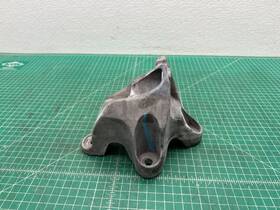 20841855 Gm 13-15 Cadillac Rwd Ats Cts 3.6l. Engine Mount Bracket Left Driver Side Oem