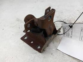 343.gm9c02 Gmc Truck 2002 Yukon Driver Engine Motor Mount