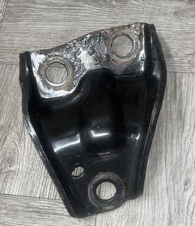 11910-p2a-000 Honda 96-00 Civic - D16y8 D16y7 B16a2 Engine Motor Post Mount Bracket