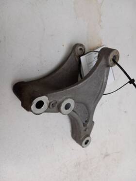 343.ho1c05 Honda 2005 Civic Engine Mount Bracket Oem