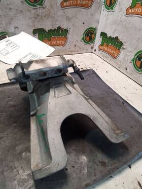 343.ho1d19 Honda Civic 2019 Engine Mounts 3657796