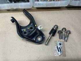 50827-sh3-030 Honda 88-91 Civic/crx M/t Rear Transmission Bracket L3 Sh3