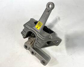 21810-aa000 Hyundai 2021-2024 Elantra Front Right Passenger Side Engine Mount Bracket #89305