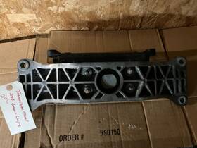 21832-2m200 Hyundai 2013 Genesis Coupe Automatic Transmission Mount Insulator With Bracket