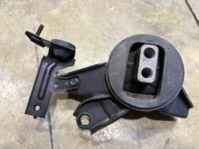 9949 Hyundai 2013-2018 Santa Fe Ultima 3.3l Left Transmission Mount Oem